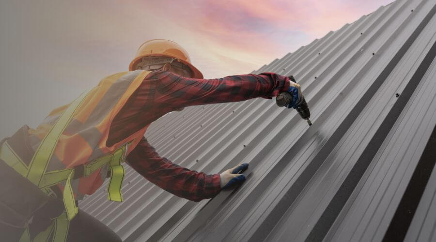Professional gutter cleaning in Crystal Springs, MS